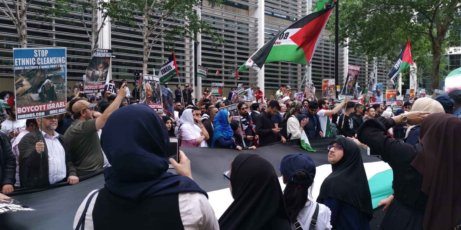 تظاهرة في لندن تدعم الفلسطينيين وتندد بالاحتلال - شاهد