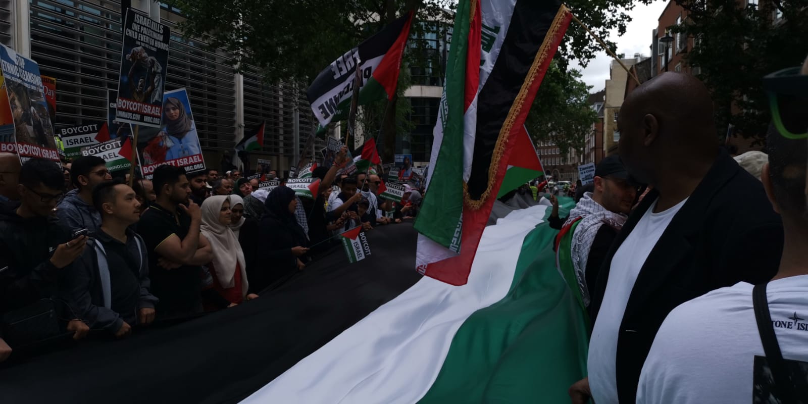 تظاهرة في لندن تدعم الفلسطينيين وتندد بالاحتلال - شاهد