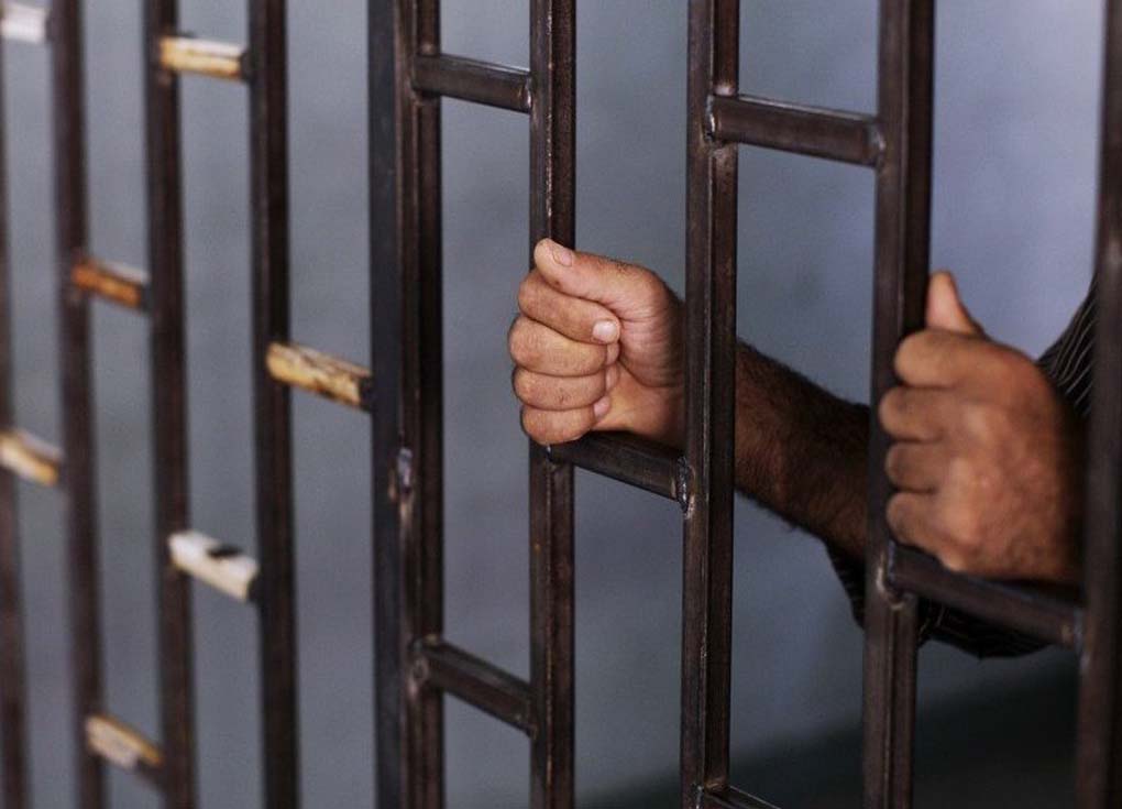 أسوأ شاذة جنسياً في بريطانيا.. حرة طليقة الان