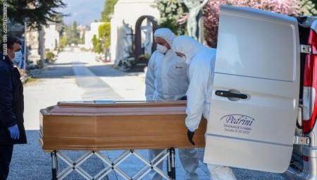 وفاة شاب أردني في بريطانيا بسبب إصابته بكوفيد-19