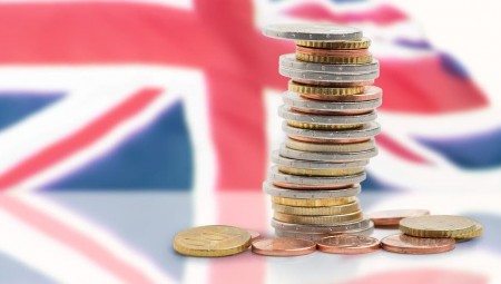 اقتصاد بريطانيا قد يواجه عجزًا بالميزانية بنسبة 5% بحلول 2024