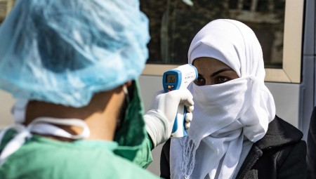 جماعات بريطانية متطرفة تدعو لنشر فيروس كورونا بين اليهود والمسلمين