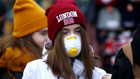 البحث عن مصاب بكورونا هارب في مدينة ساري الإنجليزية!