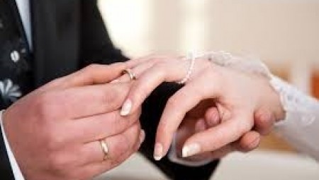 عادات جديدة للزفاف في بريطانيا.. تأثراً بكورونا