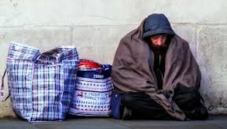 الجمعيات الخيرية تحذر من تزايد عدد الوفيات جراء كورونا بين المشردين
