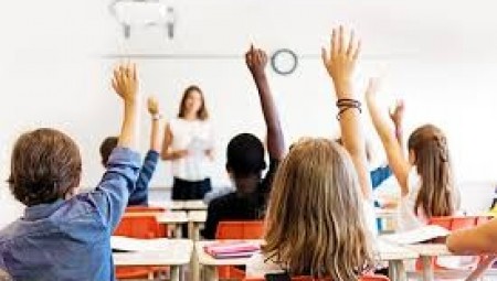 قرار حكومي بريطاني بتغريم الأهالي الذين يرفضون عودة أبنائهم للمدارس