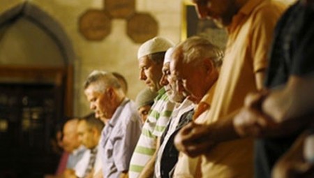 تعرف على كيفية أداء صلاة عيد الأضحى المبارك فى المنزل