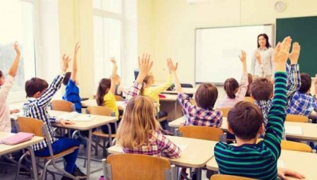إنجلترا: 140 مدرسة على الأقل تغلق أبوابها بعد استئناف العام الدراسي