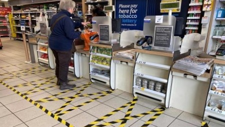 بريطانيا.. تراجع قطاع الخدمات إلى أدنى مستوى في تاريخه