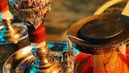 شرطة لندن تداهم مقهى تجمع فيه عشرات يدخنون الشيشة
