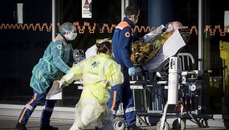 فرنسا.. أكثر من مئة ألف وفاة في فرنسا جراء كوفيد-19