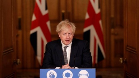 انخفاض وفيات كورونا.. وجونسون يستعد لعقد مؤتمر صحفي اليوم