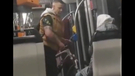 غضب عارم في ألمانيا بعد حادثة الاعتداء على فتى سوري في أحد القطارات.. (فيديو)