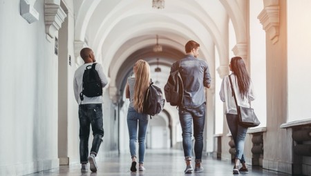 بسبب نجاح حملة اللقاحات في بريطانيا.. تأشيرة الطالب محل أنظار الراغبين بالدراسة الدولية