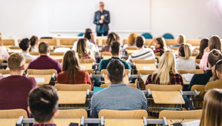 درجات إضافية مقابل الجنس.. هذا ما حدث في إحدى الجامعات البريطانية