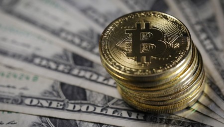 سعر العملة الرقمية البتكوين الواحدة يصل إلى مليون دولار