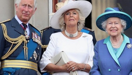 إليزابيث الثانية تكرس دور كاميلا بمنحها وسام الرباط