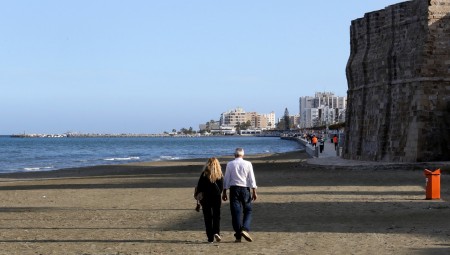 قبرص.. فرض عزل جديد بعد ارتفاع حاد في حالات كورونا