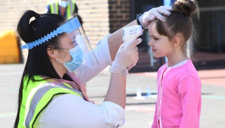 تفشي السلالة الهندية بين تلاميذ  ومعلمي المدارس البريطانية