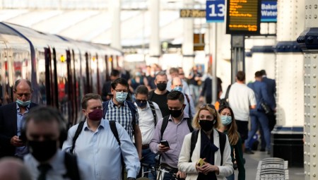 50000 إصابة كورونا جديدة في بريطانيا.. في أعلى حصيلة يومية خلال الـ 6 أشهر الماضية