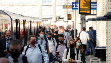 محطات القطارات في بريطانيا تحذر من السفر نهاية الأسبوع خلال العطلة الصيفية