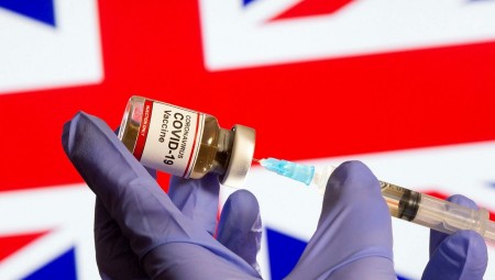 بريطانيا.. الحكومة تدرس قائمة القطاعات التي سيعفى موظفيها الملقحين بالكامل من العزل الذاتي