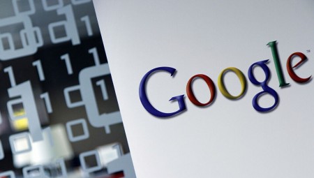 لندن تحقق بشأن بث تعليقات كاذبة عبر العملاقين أمازون وغوغل