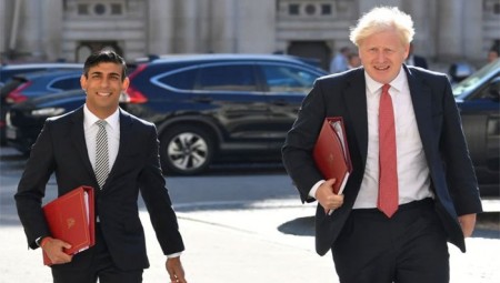 بريطانيا..ريشي سوناك يدعو جونسون لتخفيف قيود السفر حفاظاً على الاقتصاد