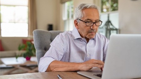 الحكومة البريطانية ترفض مقترحات خفض سن التقاعد الحكومي إلى 60 سنة