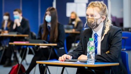 خبراء: ارتفاع هائل في حالات كورونا في سبتمبر القادم بالتزامن مع عودة المدارس 