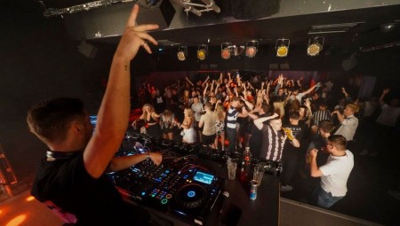 اسكتلندا.. العمل بـ جوازات اللقاح ابتداءً من 1 أكتوبر