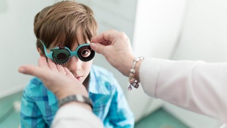 ما العلاقة بين وباء كورونا ومشاكل قصر النظر لدى الأطفال؟