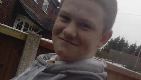 وفاة صبي عشية عيد الميلاد بعد تناوله وجبة طهاها جده بالفول السوداني