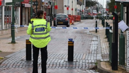 وليز: فرق مكافحة المتفجرات تستجيب لبلاغ بوجود طرد مشبوه في مكتب بريد