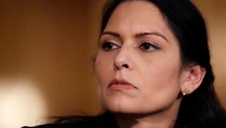 بريتي باتيل: انتحاري ليفربول استغل ثغرات نظام اللجوء.. وسأرحّل كل من رفض طلب لجوئه