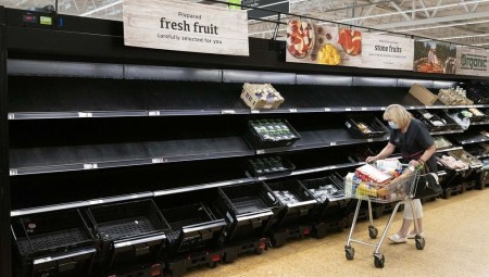 مشكلة سلاسل التوريد تطال المشروبات الكحولية.. والمسؤولين يحذرون من اضطراب في عيد الميلاد