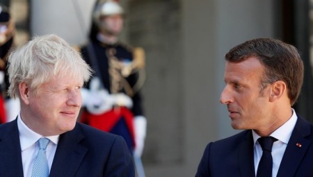 جونسون يرسل لماكرون خطة مقترحة لمواجهة الهجرة غير الشرعية عبر القنال
