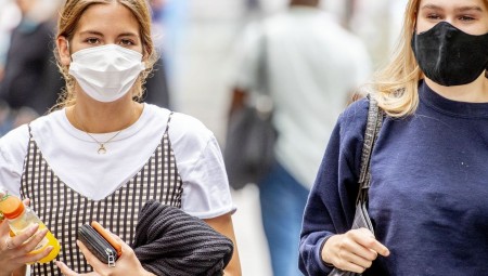 غرامات بقيمة 200 جنيه إسترليني لكل مخالف يرفض ارتداء الكمامة