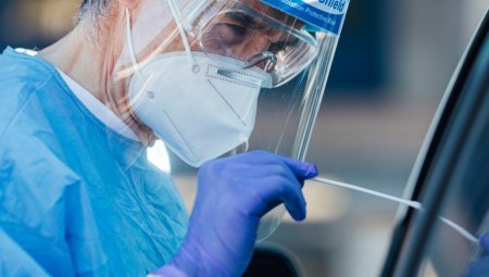 وكالة الأمن الصحي البريطانية: لا يوجد مؤشر واضح على  زيادة انتشار أوميكرون