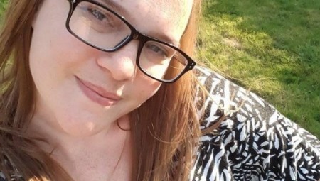 طبيبة تحصل على تعويضات بآلاف الجنيهات بعد فصلها تعسفيا لأنها حامل