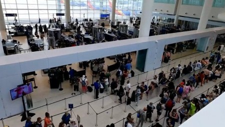 عاجل.. إغلاق مطار فيينا للاشتباه بوجود قنبلة