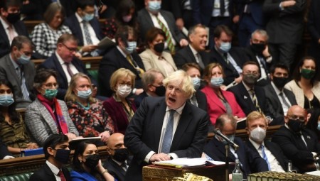 تزامنا مع خطة جونسون لمحاربة المخدرات.. آثار الكوكايين تظهر في البرلمان البريطاني