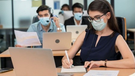 بريطانيا.. احتمالية عودة الإغلاقات.. ومطالب بإعادة الإجازات المدفوعة