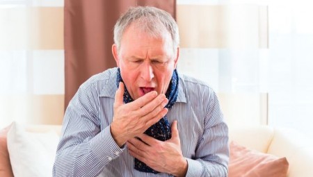 أعراض أوميكرون: كيف تميز بين البرد ومتغير كورونا الجديد.. إليك كل ما تود معرفته