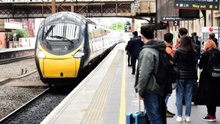 بريطانيا..ارتفاع أسعار تذاكر القطارات بنسبة 3.8% في مارس 2022