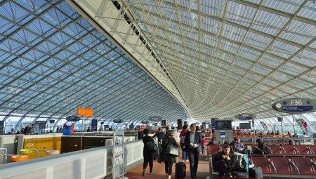 فرنسا تحظر المسافرين القادمين من المملكة المتحدة