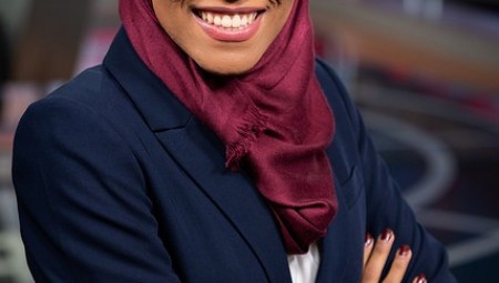 لأول مرة في تاريخ ولاية كونيتيكت الأمريكية.. مذيعة محجبة تطل عبر شاشة إخبارية