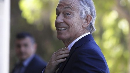 التغلراف تنتقد منح لقب سير لتوني بلير باعتباره ضربة في وجه الشعبين العراقي والأفغاني