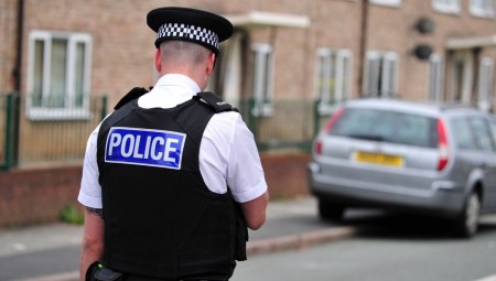 الشرطة تصدر إنذارا بحق طفل يبلغ 8 سنوات بعد حادثة تحرش بسيدة بالغة