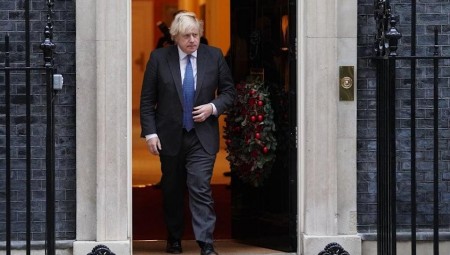 خبير بريطاني: جونسون يواجه أسوأ نتائج انتخابات محلية منذ 50 عامًا